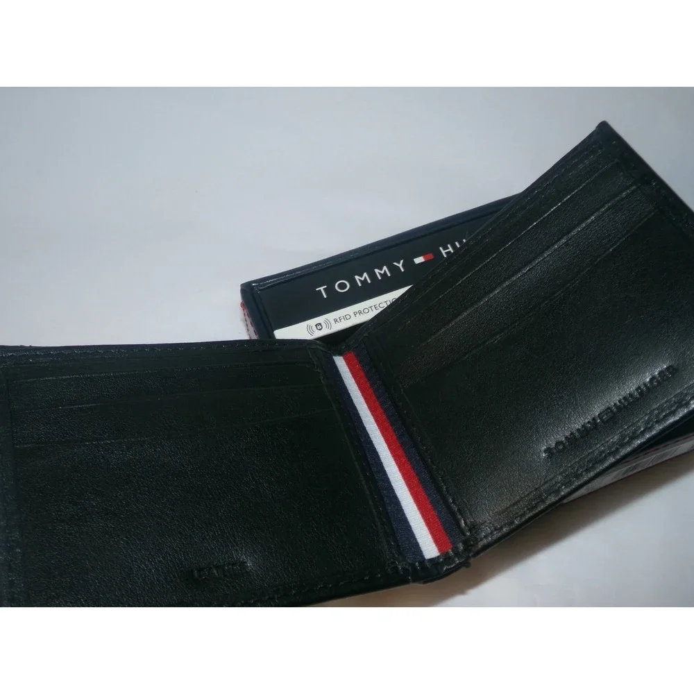 NIB Tommy Hilfiger Men's Bifold Leather Wallet~BLACK